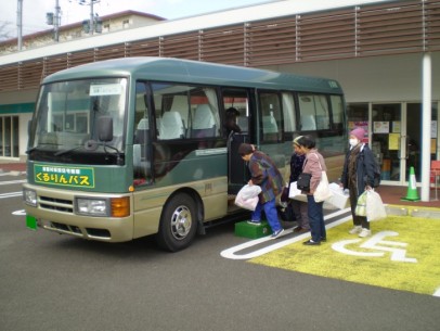 飯舘村仮設住宅循環「くるりんバス」